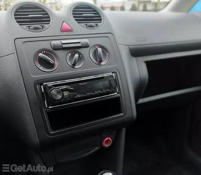 VOLKSWAGEN Caddy 