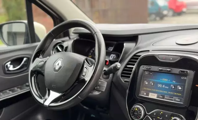 RENAULT Captur 