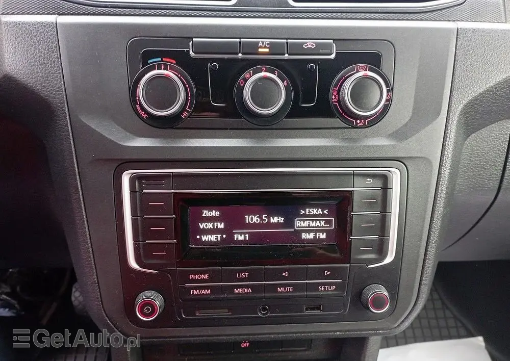 VOLKSWAGEN Caddy 