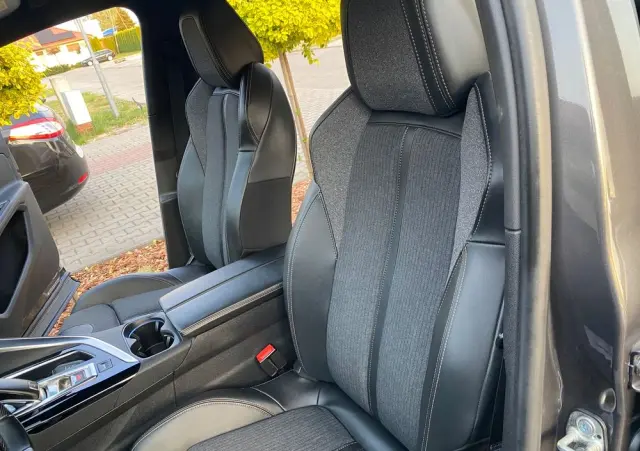PEUGEOT 3008 1.5 BlueHDi GT Pack S&S EAT8