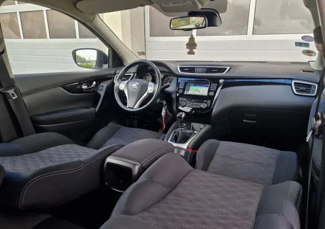 NISSAN Qashqai 1.6 DIG-T 360