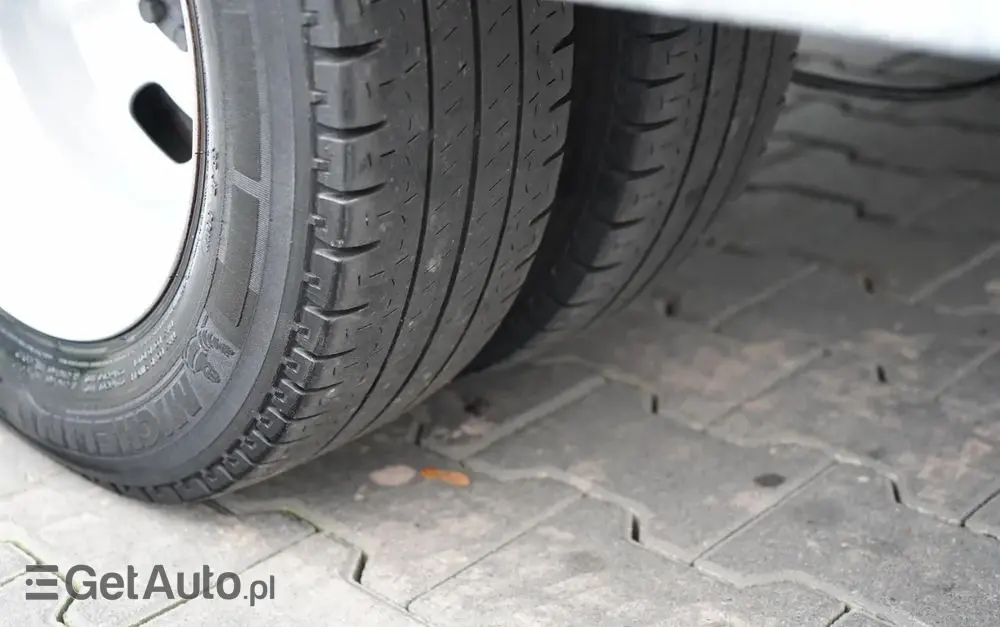 IVECO DAILY 35-140 / KONTENER 4,2 M / WINDA / BLIŹNIAK   DMC: 3500 KG / SPROWADZONY 