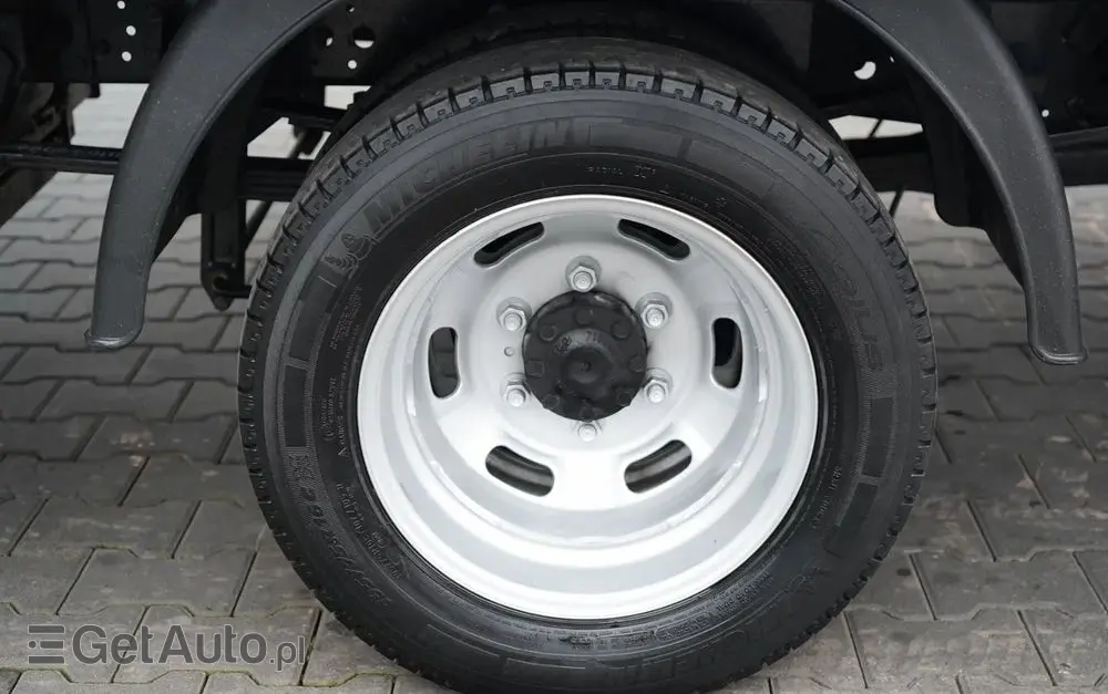 IVECO DAILY 35-140 / KONTENER 4,2 M / WINDA / BLIŹNIAK   DMC: 3500 KG / SPROWADZONY 