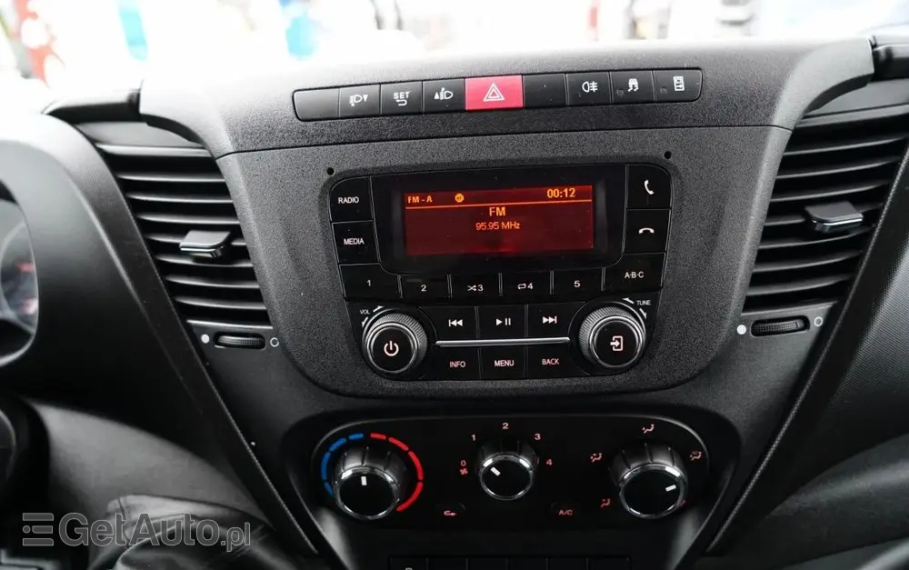 IVECO DAILY 35-140 / KONTENER 4,2 M / WINDA / BLIŹNIAK   DMC: 3500 KG / SPROWADZONY 