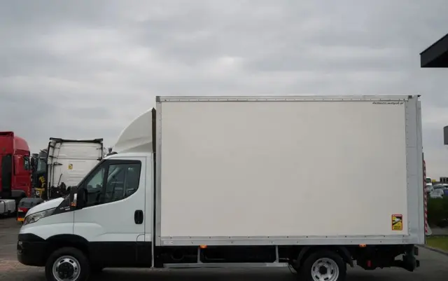 IVECO DAILY 35-140 / KONTENER 4,2 M / WINDA / BLIŹNIAK   DMC: 3500 KG / SPROWADZONY 