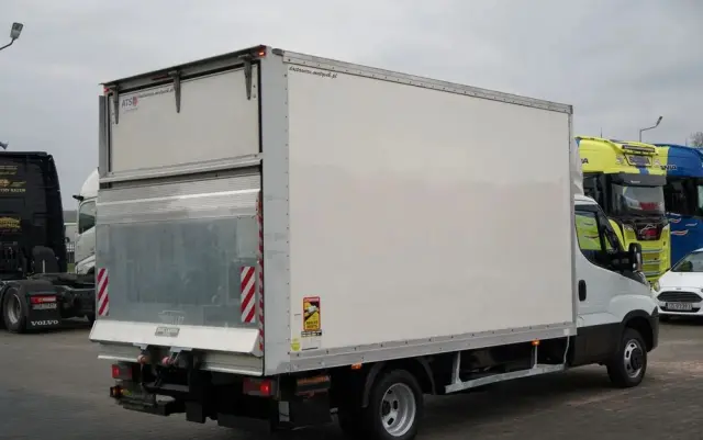 IVECO DAILY 35-140 / KONTENER 4,2 M / WINDA / BLIŹNIAK   DMC: 3500 KG / SPROWADZONY 