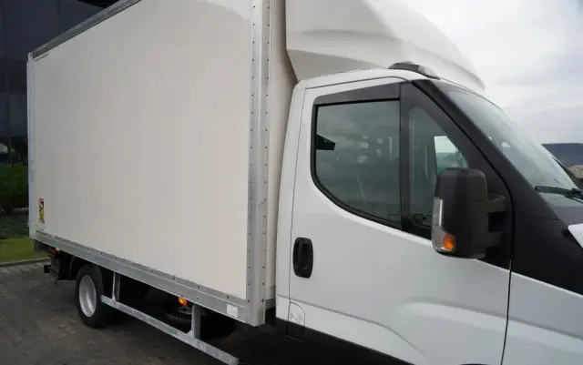 IVECO DAILY 35-140 / KONTENER 4,2 M / WINDA / BLIŹNIAK   DMC: 3500 KG / SPROWADZONY 