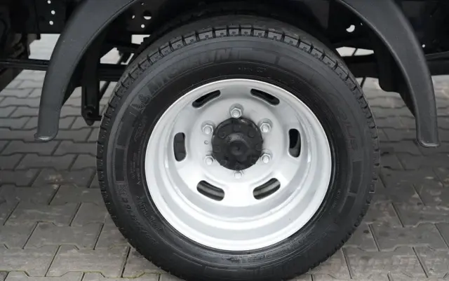 IVECO DAILY 35-140 / KONTENER 4,2 M / WINDA / BLIŹNIAK   DMC: 3500 KG / SPROWADZONY 