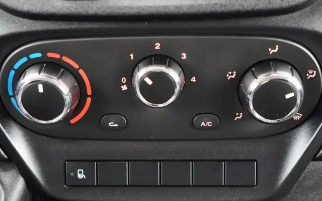 IVECO DAILY 35-140 / KONTENER 4,2 M / WINDA / BLIŹNIAK   DMC: 3500 KG / SPROWADZONY 