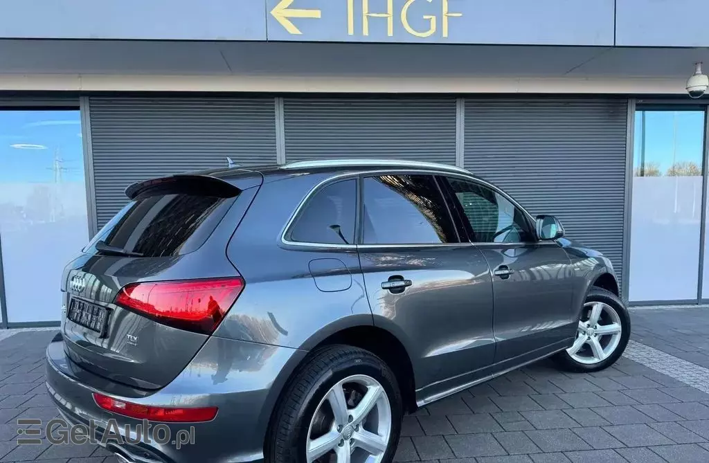 AUDI Q5 