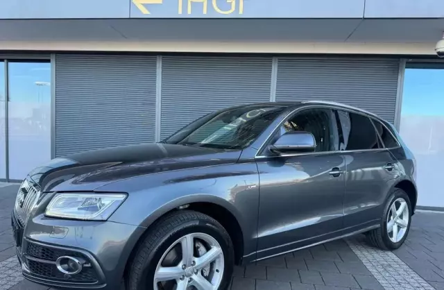AUDI Q5 