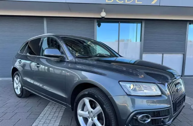AUDI Q5 