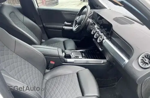 MERCEDES-BENZ GLB 