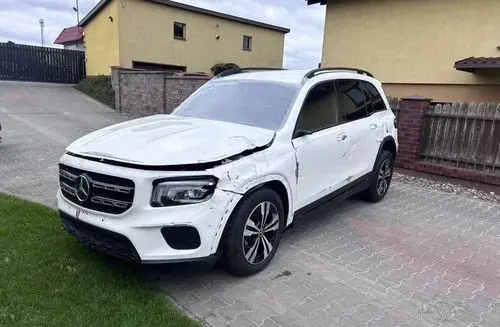 MERCEDES-BENZ GLB 