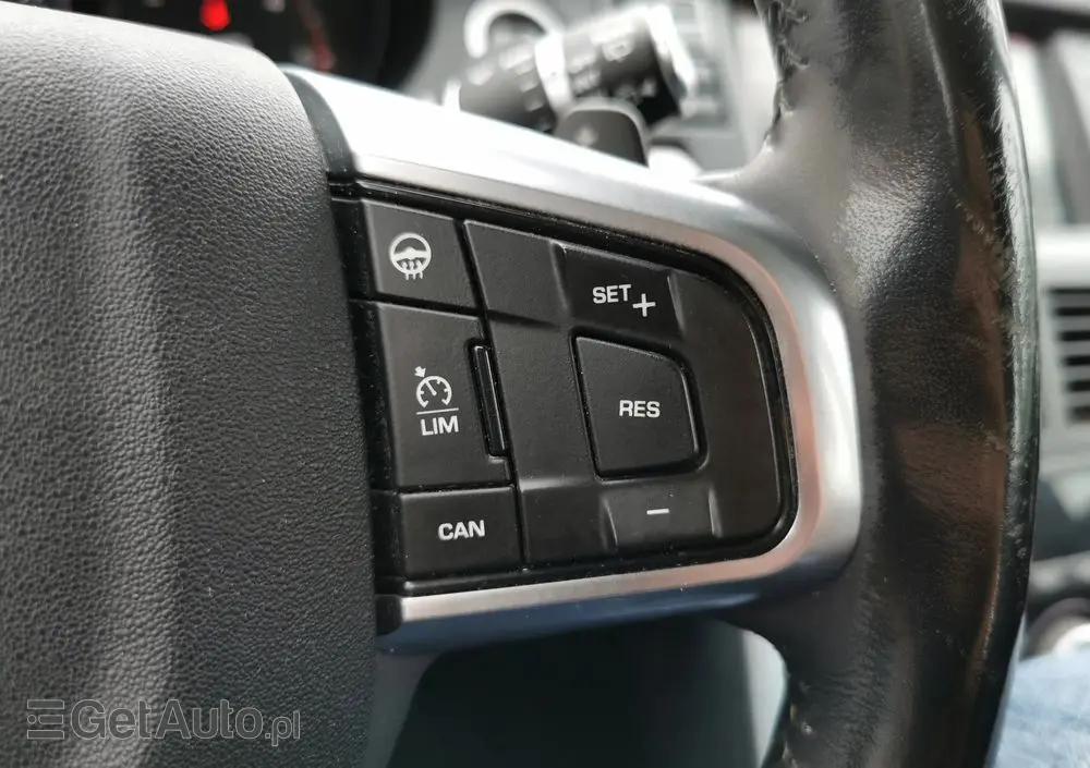 LAND ROVER Discovery Sport Ver-2-0-td4-hse-luxury