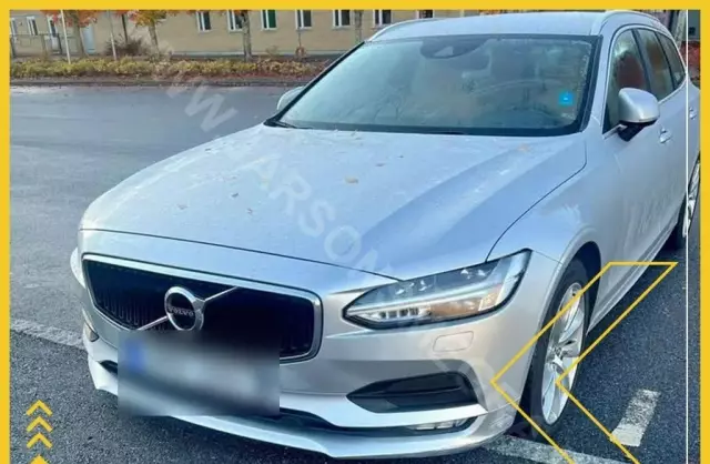 VOLVO V90 