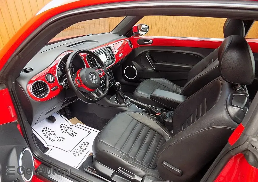 VOLKSWAGEN Beetle The 1.6 TDI DPF Exclusive Design