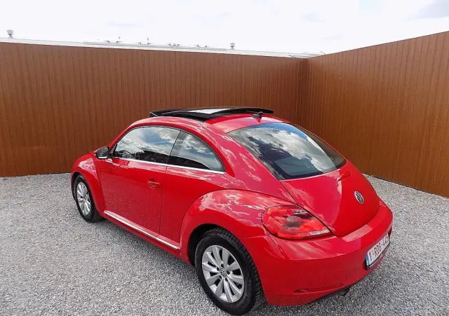 VOLKSWAGEN Beetle The 1.6 TDI DPF Exclusive Design