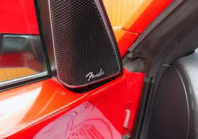 VOLKSWAGEN Beetle The 1.6 TDI DPF Exclusive Design