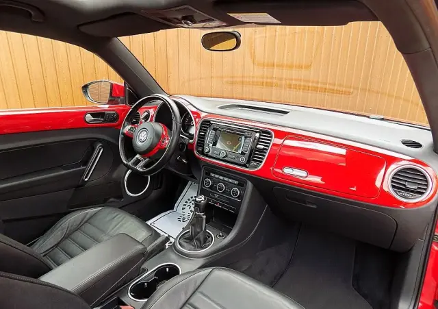 VOLKSWAGEN Beetle The 1.6 TDI DPF Exclusive Design