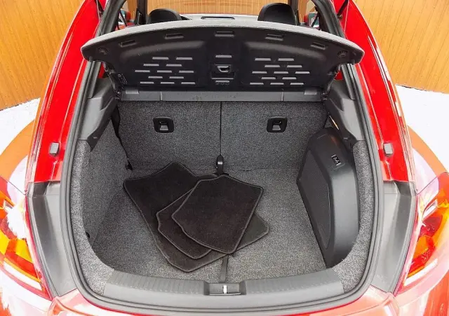 VOLKSWAGEN Beetle The 1.6 TDI DPF Exclusive Design