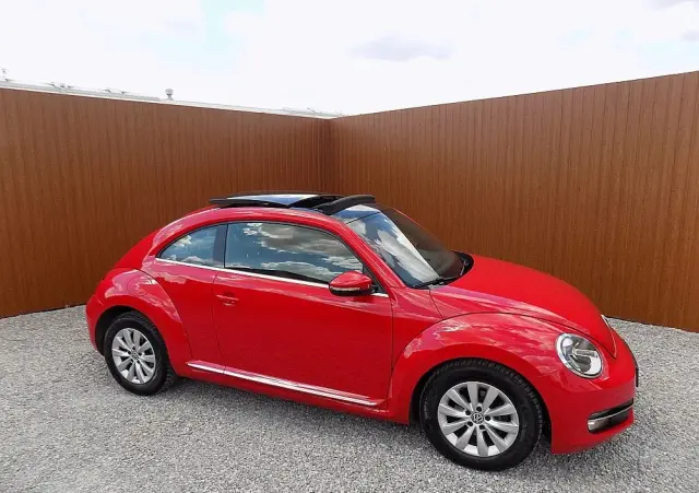 VOLKSWAGEN Beetle The 1.6 TDI DPF Exclusive Design
