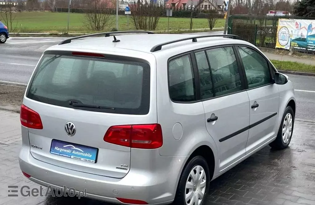 VOLKSWAGEN Touran 