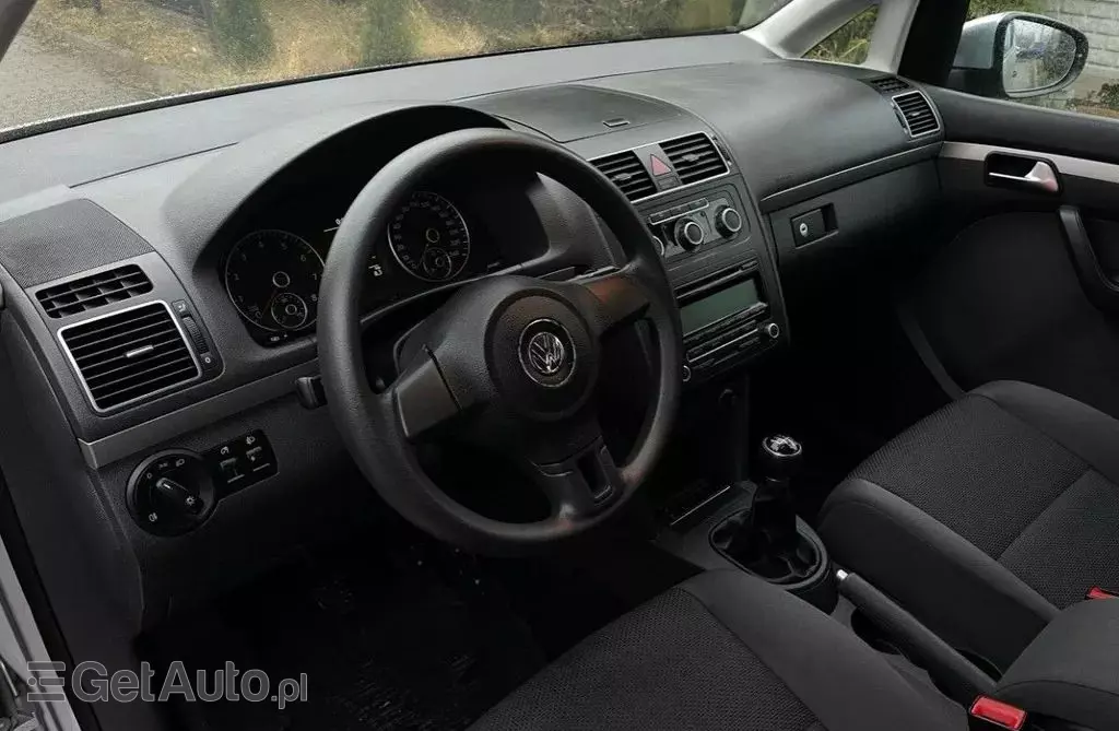 VOLKSWAGEN Touran 