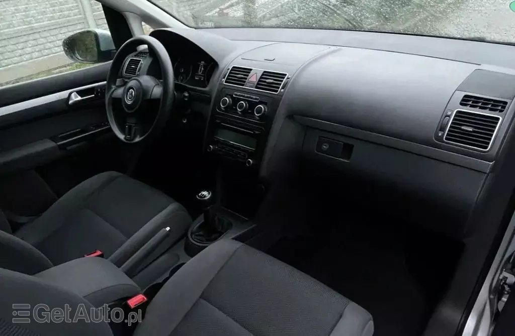 VOLKSWAGEN Touran 