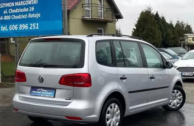 VOLKSWAGEN Touran 