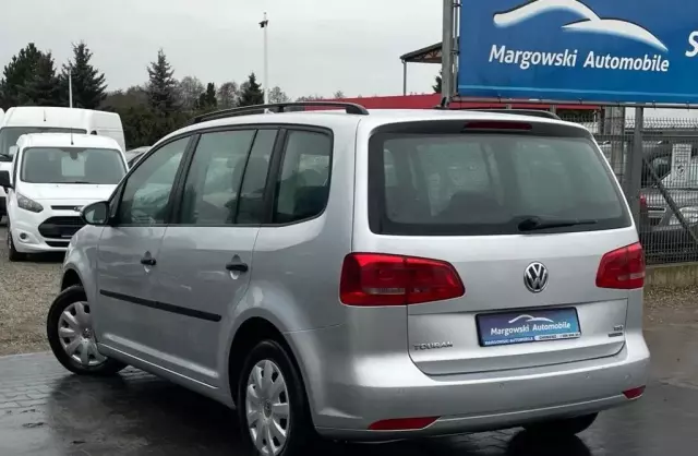 VOLKSWAGEN Touran 