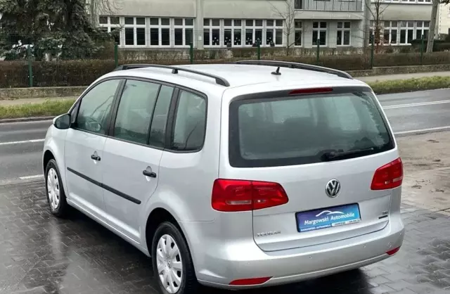 VOLKSWAGEN Touran 