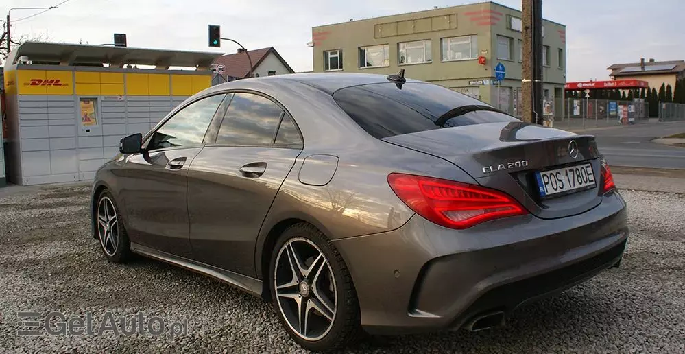 MERCEDES-BENZ CLA 200 7G-DCT AMG Line
