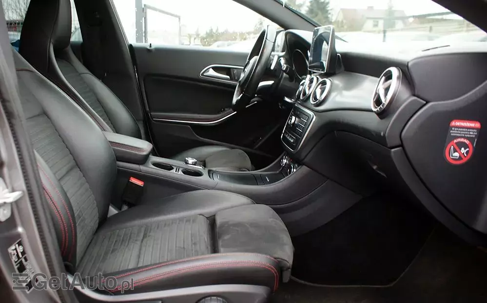 MERCEDES-BENZ CLA 200 7G-DCT AMG Line
