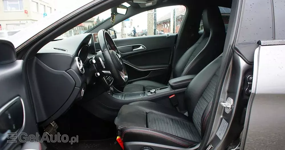 MERCEDES-BENZ CLA 200 7G-DCT AMG Line