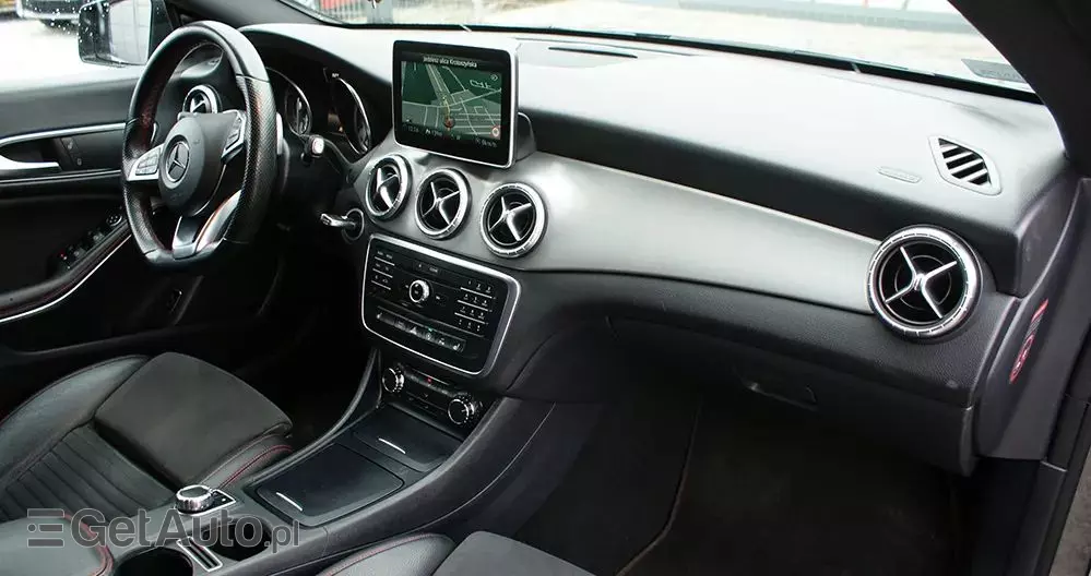 MERCEDES-BENZ CLA 200 7G-DCT AMG Line