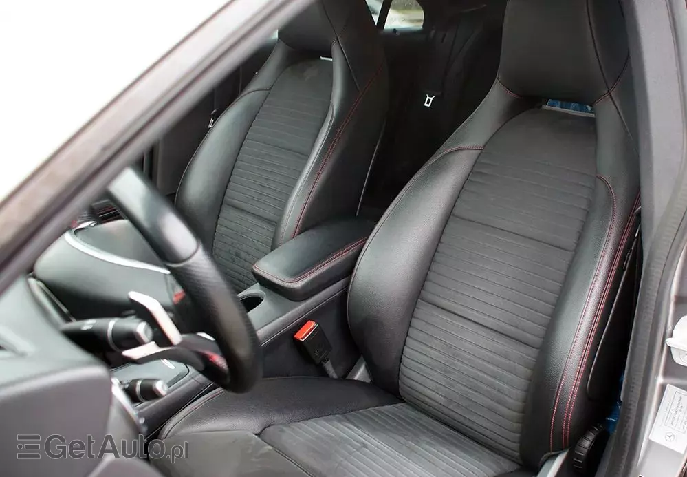 MERCEDES-BENZ CLA 200 7G-DCT AMG Line