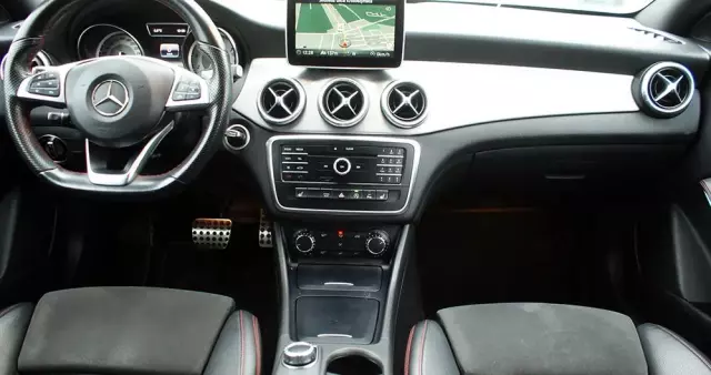 MERCEDES-BENZ CLA 200 7G-DCT AMG Line
