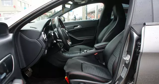 MERCEDES-BENZ CLA 200 7G-DCT AMG Line