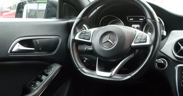 MERCEDES-BENZ CLA 200 7G-DCT AMG Line