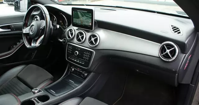 MERCEDES-BENZ CLA 200 7G-DCT AMG Line