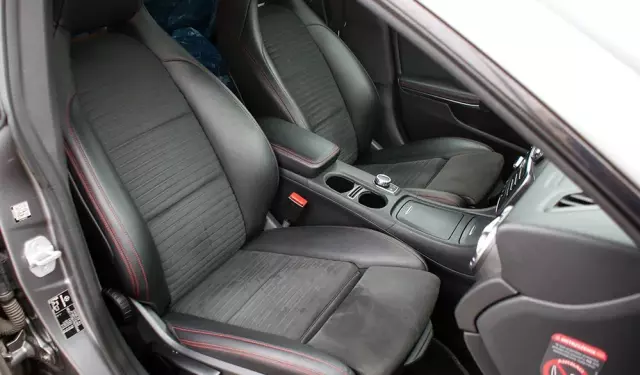 MERCEDES-BENZ CLA 200 7G-DCT AMG Line