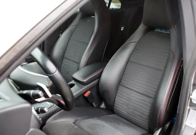 MERCEDES-BENZ CLA 200 7G-DCT AMG Line