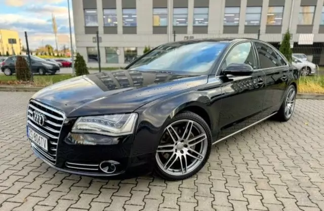 AUDI A8 