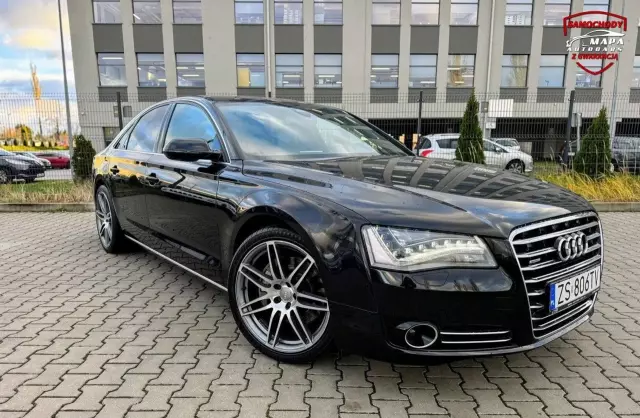 AUDI A8 