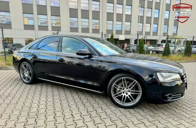 AUDI A8 