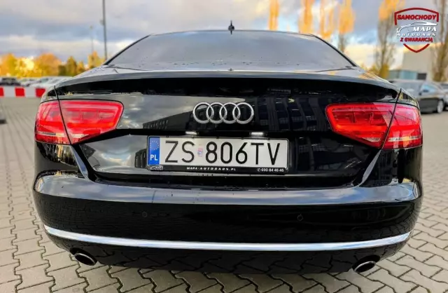AUDI A8 