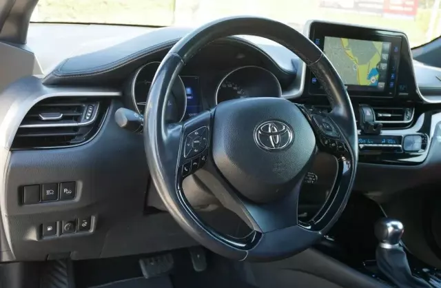 TOYOTA C-HR 
