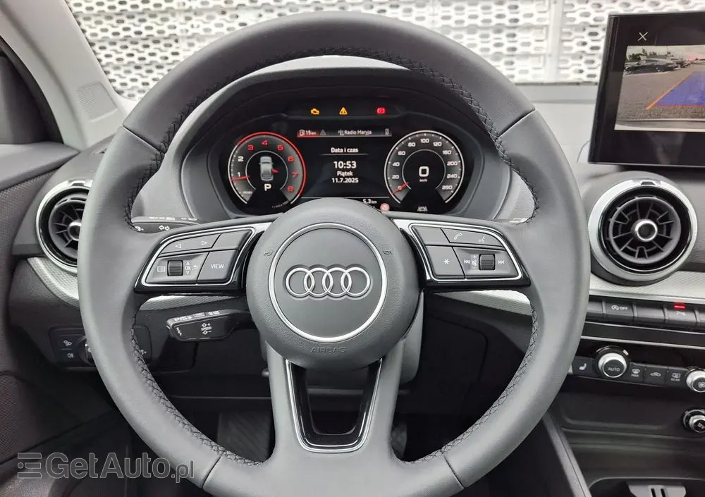 AUDI Q2 