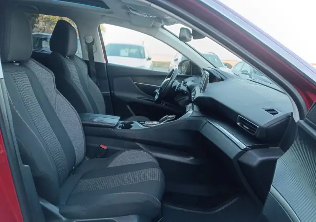 PEUGEOT 3008 PureTech 130 Stop & Start EAT6 Active